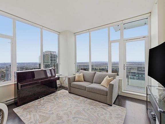 3rd image of 6333 Silver Ave #5103