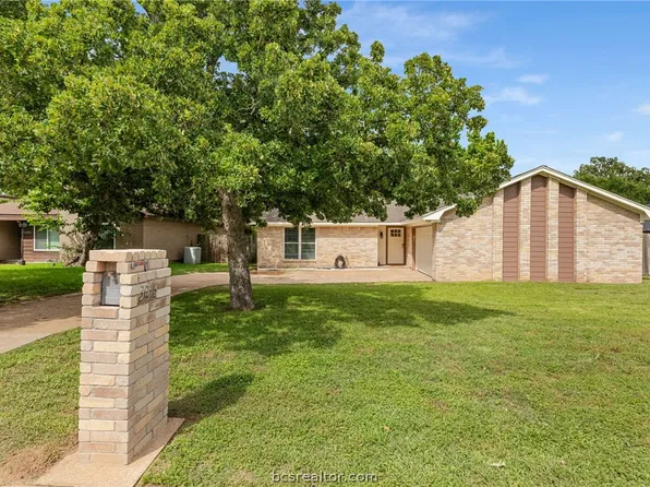 3013 Adrienne Dr, College Station, TX 77845