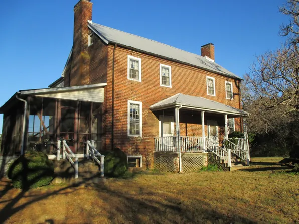 Windlass Rd, Moneta, VA 24121