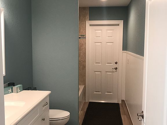 4th image of 5889 NW Carovel Ave