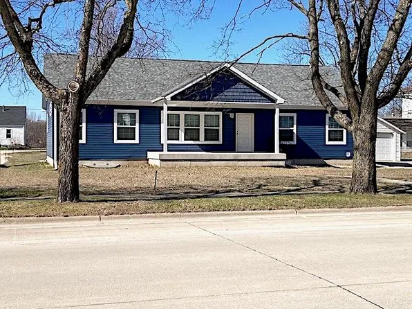 515 N 1st St, Greene, IA 50636