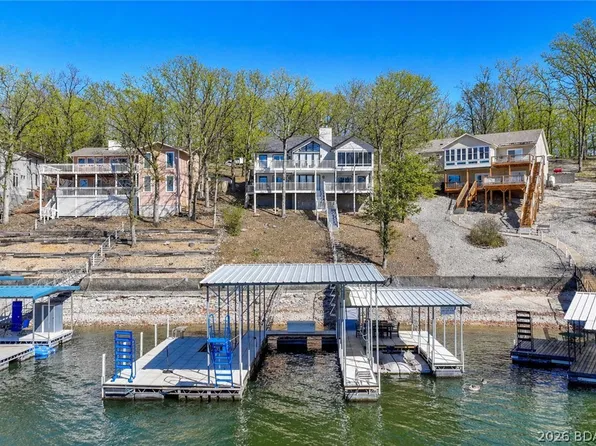 999 Imperial Point Dr, Lake Ozark, MO 65049