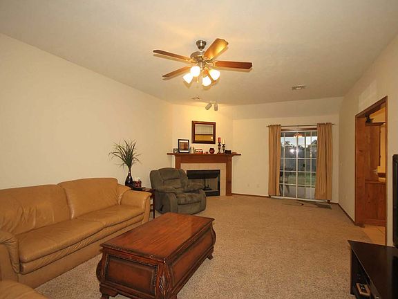 3rd image of 408 Madison Place Dr