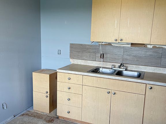 4th image of 485 Waianuenue Ave APT F246