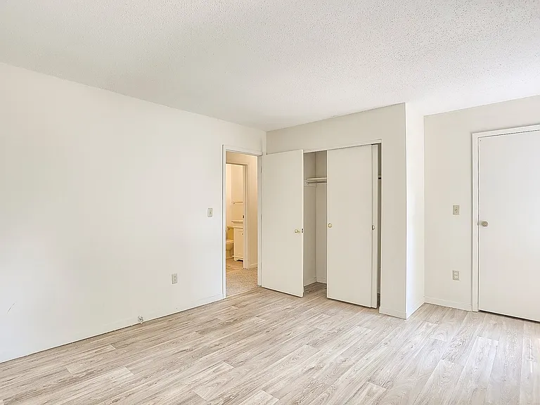 605 English Creek Ct — Photo 12
