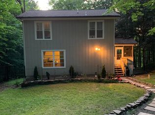 112 Cold Spring Ln, Greentown, PA 18426