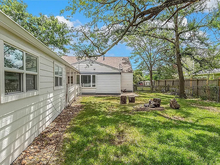305 Francis Dr — Photo 31