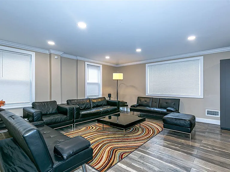 81 Maple Ave — Photo 6