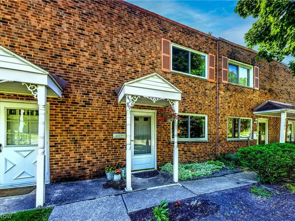 4389 Fairway Dr #2, Cleveland, OH 44135