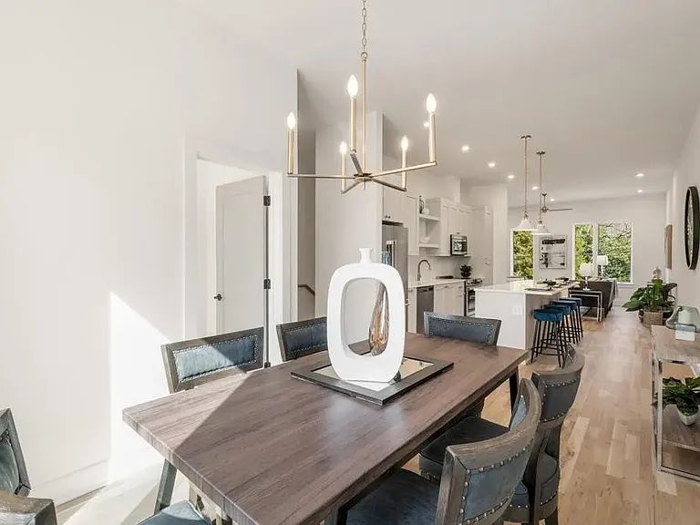 1237 Memorial Dr SE #102 — Photo 10