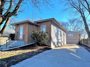 1916 N Center St, Crest Hill, IL 60403