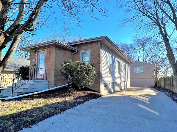 1916 N Center St, Crest Hill, IL 60403