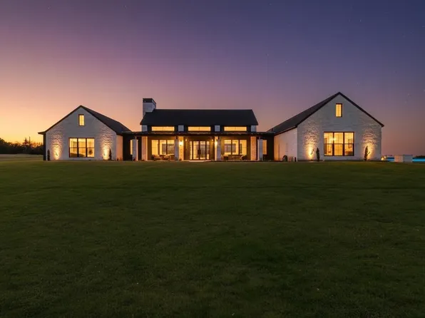 2004 Rana Dr, Cresson, TX 76035