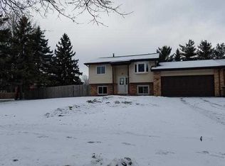 591 Egret Blvd NW, Coon Rapids, MN 55448