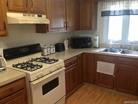 3rd image of 5955 Creekview Dr