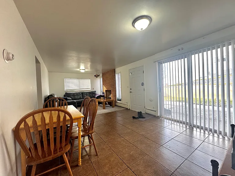 764 N 700 E — Photo 13