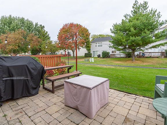 5th image of 1654 College Green Dr