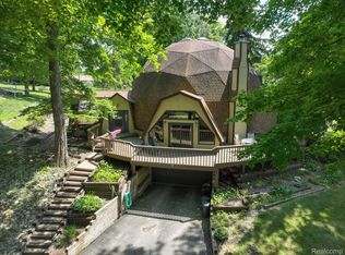 10740 Pine Bluff Ave, Whitmore Lake, MI 48189