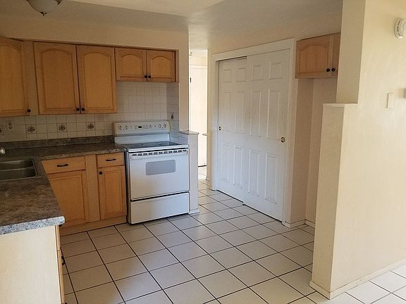 3rd image of 3433 Rock Royal Dr