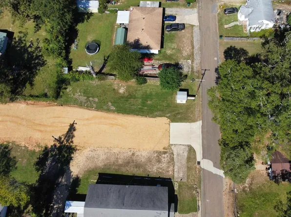 1402 N Gray Ave, El Dorado, AR 71730