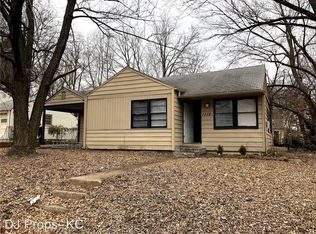 1114 NE 44th St, Kansas City, MO 64116