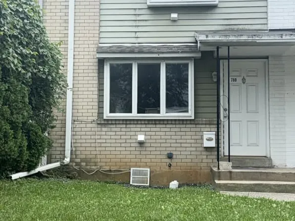 780 Mohawk St, Allentown, PA 18103