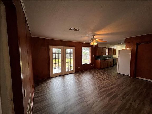 4th image of 246 Empress Dr