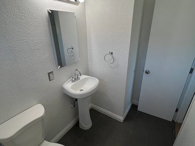 4625 Grey Dr #4 — Photo 5