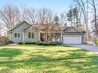 18988 Walden Dr, Spring Lake, MI 49456