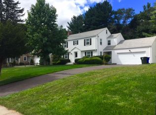 823 Mountain Rd, West Hartford, CT 06117