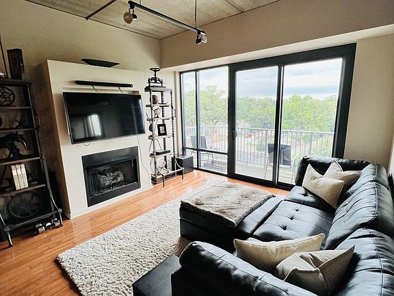 4th image of 101 Curry Ave Unit 606