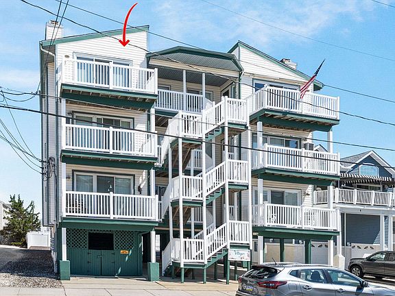 2nd image of 115 35th St APT 3W
