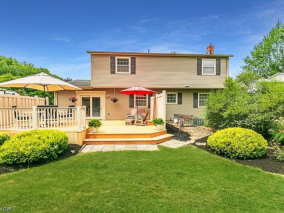 3rd image of 6283 Foxwood Ct