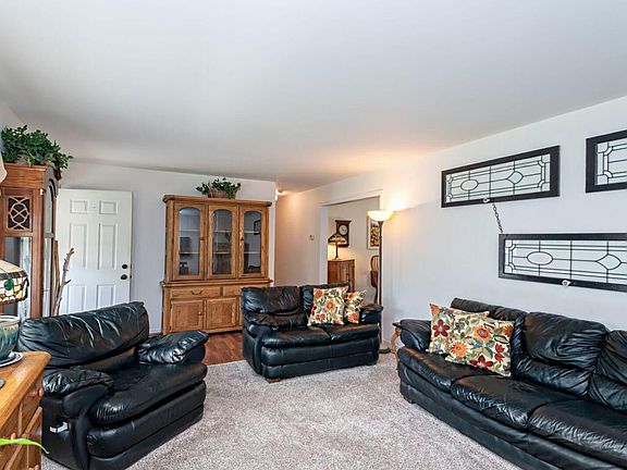 4th image of 272 Kensington Ln