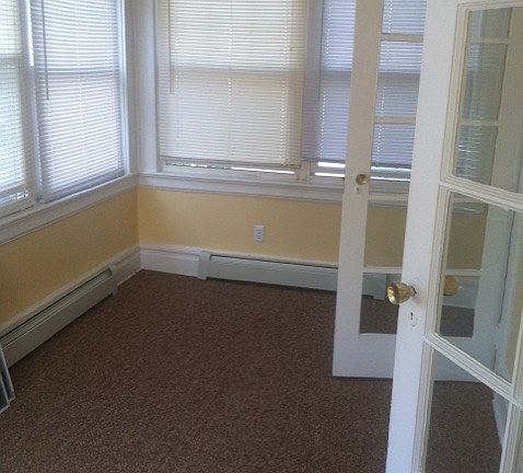 SUNPORCH VIEW (2 ENTRIES THRU FRENCH DOORS)