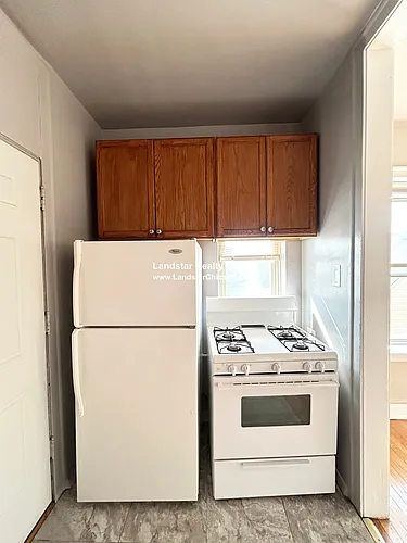 4267 W Addison St Photo 1