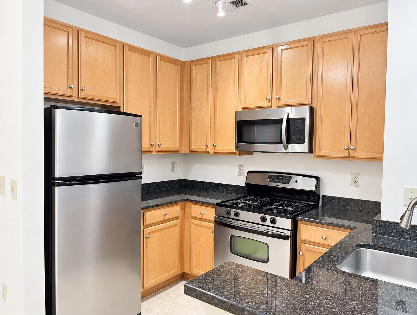 2665 Prosperity Ave — Photo 4