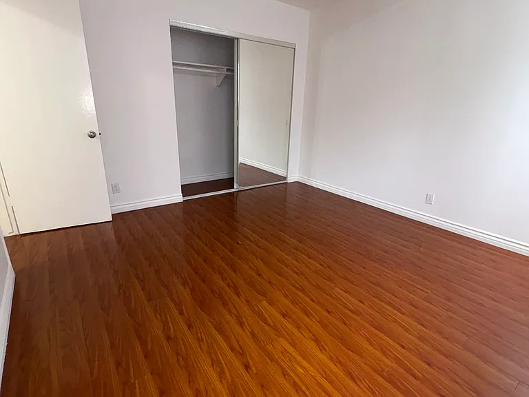 1376 N. Serrano Avenue — Photo 24