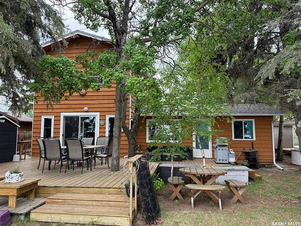 1st image of 19 Mathews CRESCENT