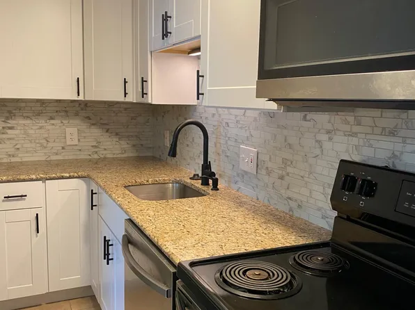 209 N Railroad St APT B1, Palmyra, PA 17078