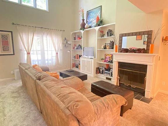 4th image of 2344 Johnson Dr