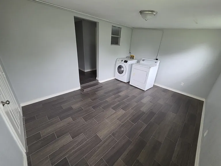 1101 W Cooper St — Photo 8