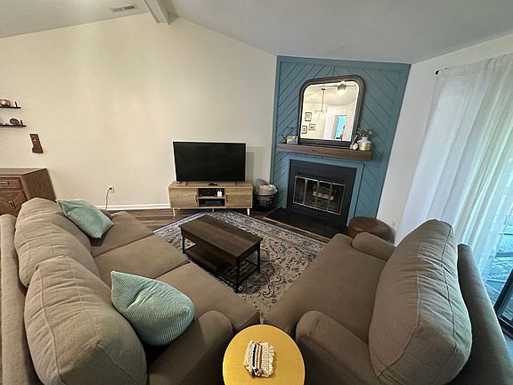 5th image of 3059 Cape Henry Ct
