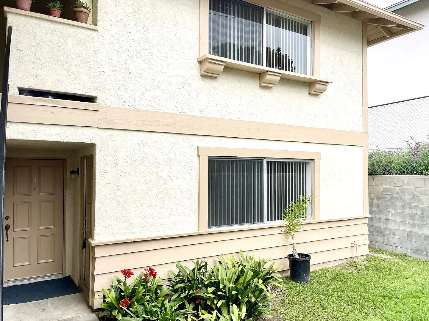Fire Mtn. Townhome w/ Garage! — Photo 1