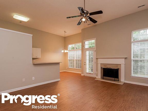 3rd image of 327 Prescott Ct