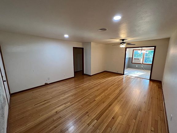 4th image of 230 Irene St