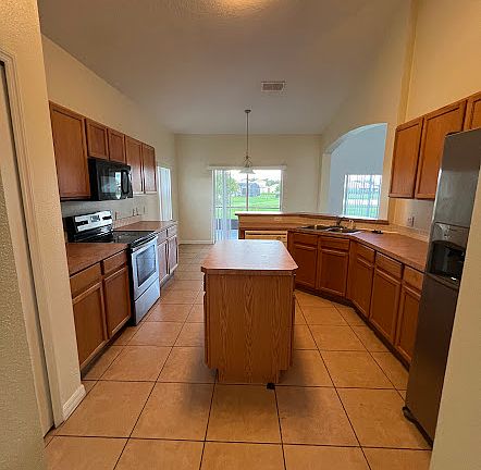 5th image of 3705 Greencrest Ct
