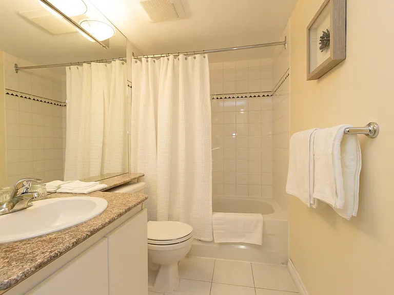 1189 Howe St #1501 — Photo 21