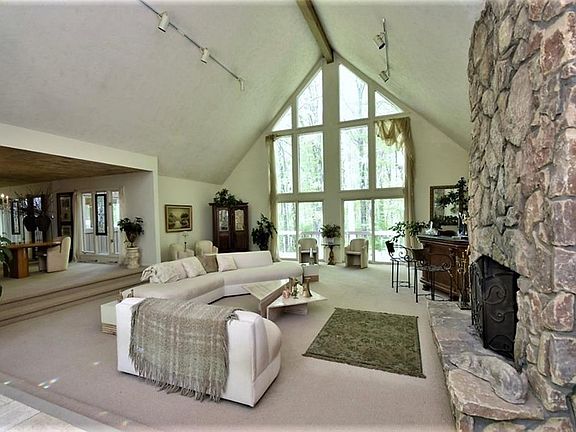 3rd image of 85 Riverstone Dr