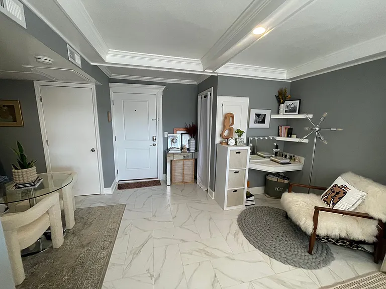Plaza House — Photo 52
